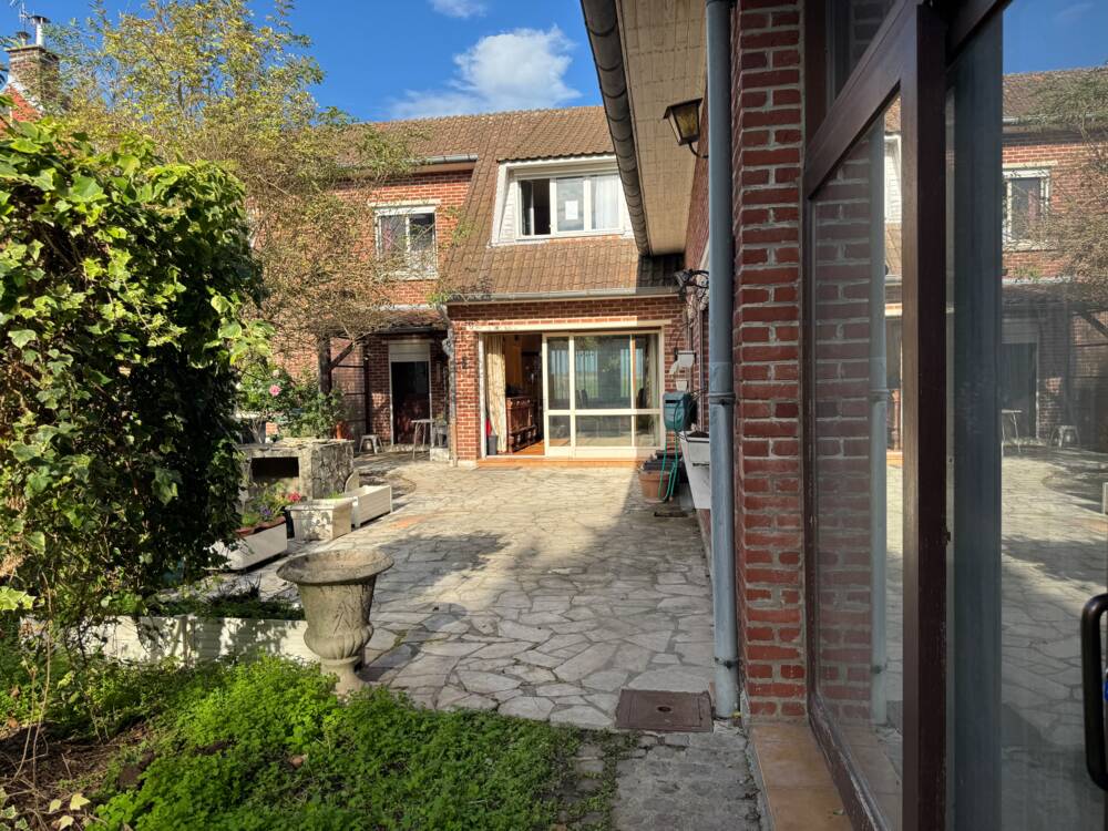 Maison 7 pièces 194 m² · à Landas · 194 m² · 279 000 €